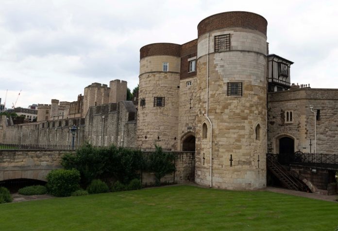 Explore the majestics castles near London